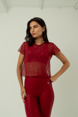 Ver foto 3 de 7 — BLUSA CROPPED SPOT TREVOS