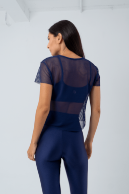 Ver foto 2 de 4 — BLUSA CROPPED SPOT TREVOS