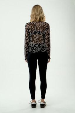 Ver foto 4 de 4 — BLUSA TULE ML FLOR