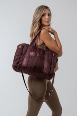 Ver foto 1 de 5 — BOLSA NYLON GRANDE ALÇA LONGA