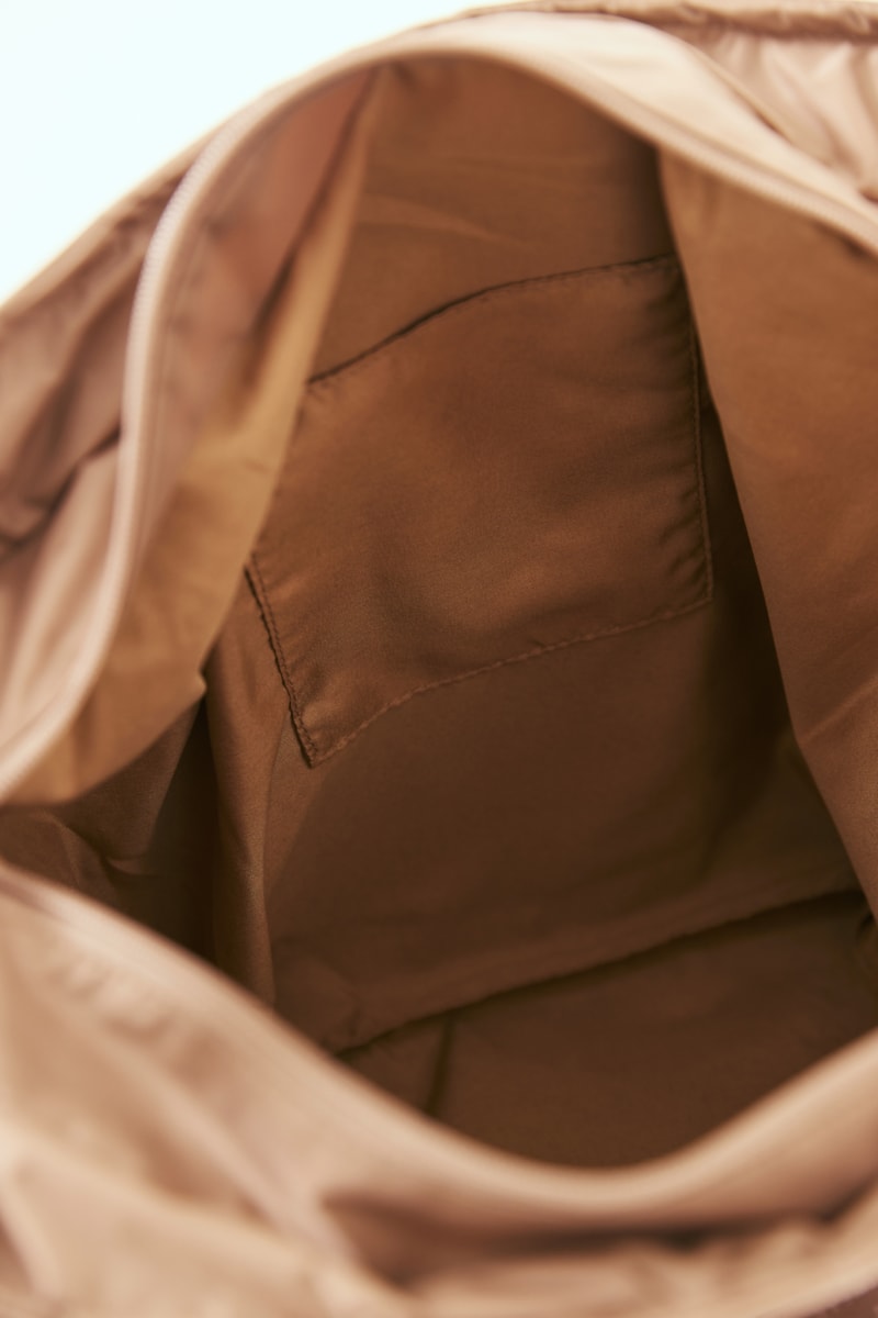BOLSA NYLON GRANDE ALÇA LONGA
