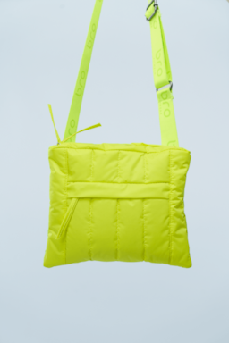 Ver foto 2 de 4 — BOLSA NYLON PEQUENA