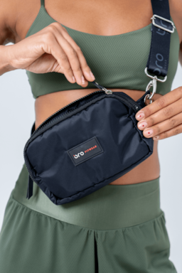 Ver foto 2 de 5 — BOLSA POCHETE