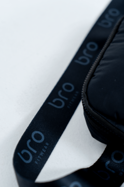 Ver foto 4 de 5 — BOLSA POCHETE
