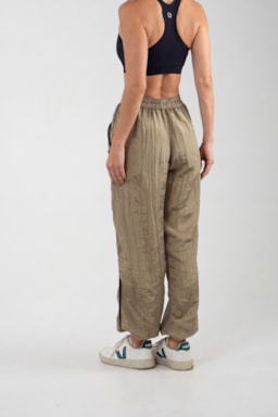 Ver foto 4 de 9 — CALÇA ALLUME