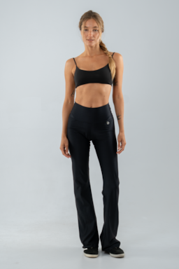 Ver foto 3 de 4 — CALÇA FLARE WONDER