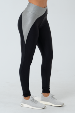 Ver foto 2 de 6 — CALÇA LEGGING DT ZANZIBAR