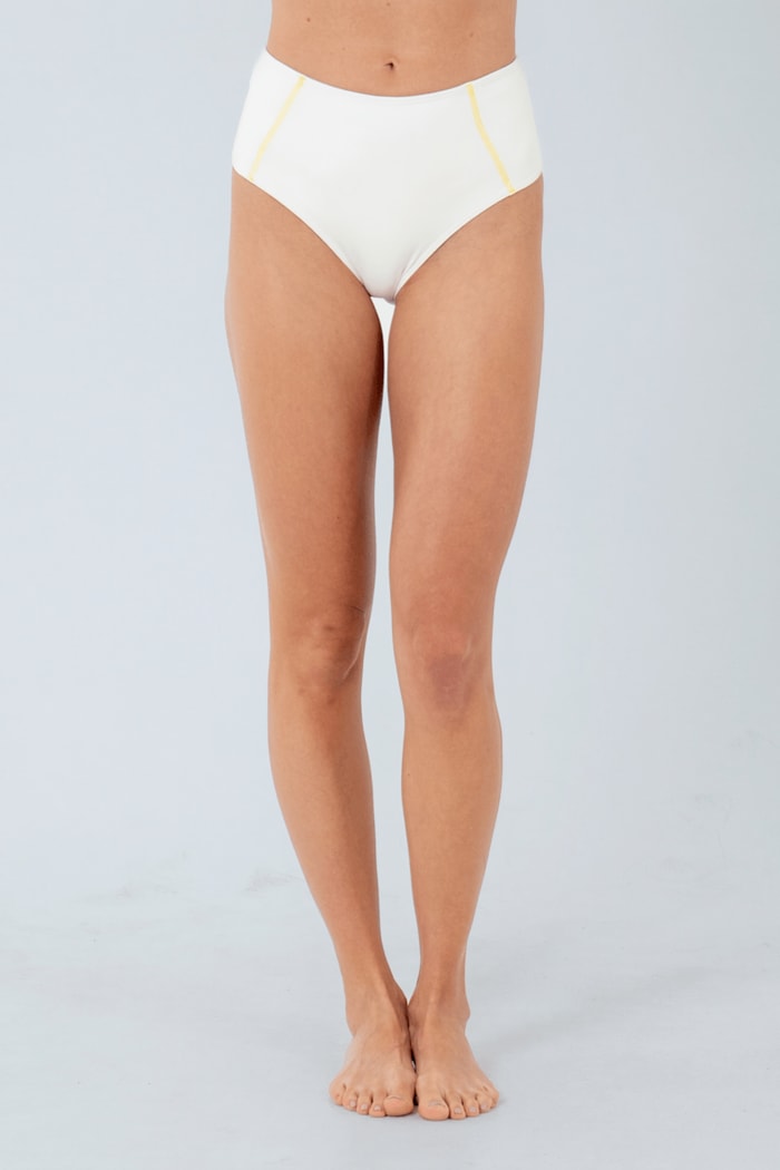 Ver foto 2 de 8 — HOT PANTS HARMONIA