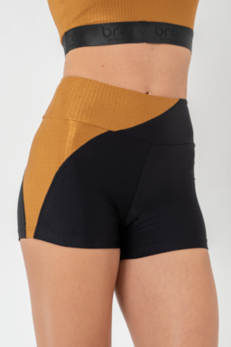 Ver foto 1 de 6 — SHORT FITNESS DT ZANZIBAR