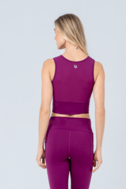 Ver foto 3 de 6 — TOP CROPPED CYBER